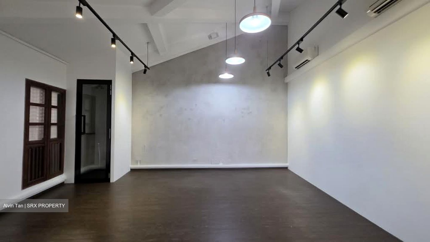 Jalan Besar Plaza (D8), Shop House #600250411
